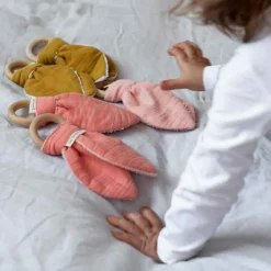 Clearance Anneau de dentition en bois Beige (rosé personnalisable) Jouet / Anneau De Dentition