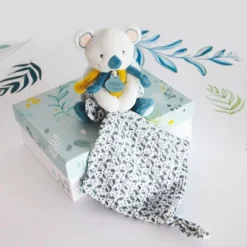 Coffret peluche avec doudou Yoca le koala (15 cm) Doudou Plat