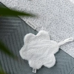 Online Doudou attache sucette fleur Calm blanc Doudou Attache Sucette