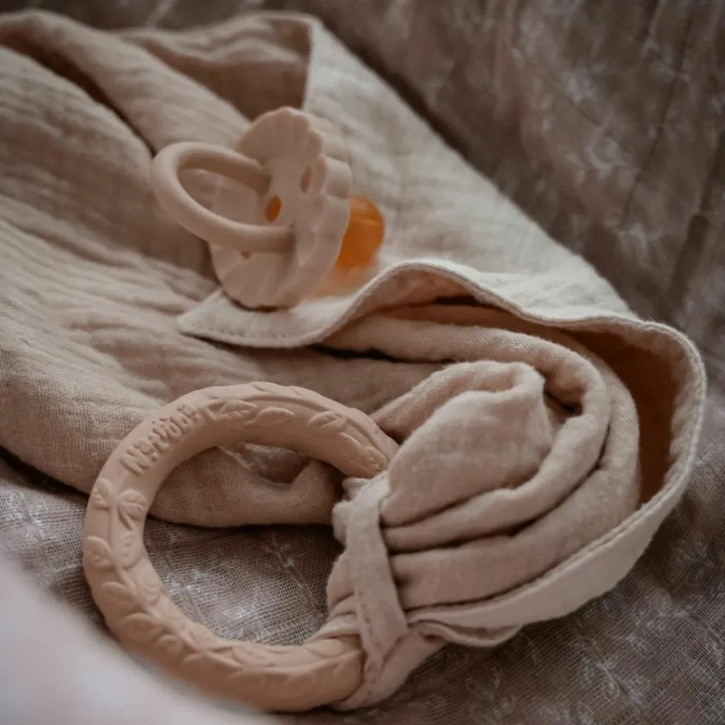 New Doudou de dentition Leaf Cream Doudou Plat