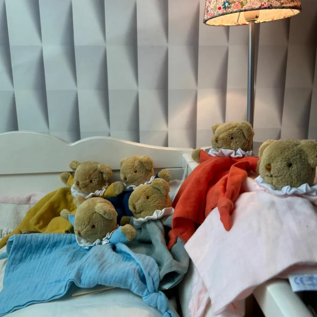 Outlet Doudou plat avec hochet Ours Curry Doudou Plat