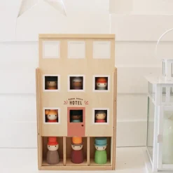 Hôtel en bois Happy Folk Figurines De Jeu