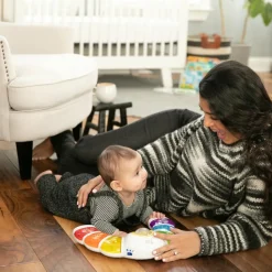 New Jouet musical et multilingue Glow & Discover Eveil Musical