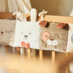 Livre d'activités à suspendre Animal Friends Livre Bébé En Tissu