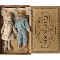 Discount Maman et papa souris dans une boîte à cigares Figurines De Jeu