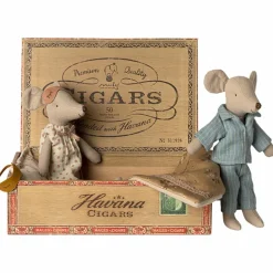 Discount Maman et papa souris dans une boîte à cigares Figurines De Jeu