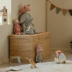 Sale Peluche Bébé cochon garçon et sa caisse Peluche Moyenne (20-59 Cm)