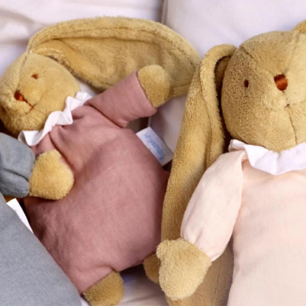 Hot Peluche hochet lapin nid d'ange en coton bio rose poudré (20 cm) Peluche Moyenne (20-59 Cm)