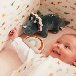 Peluche musicale à suspendre Ops le tricératops TSO (17 cm) Peluche Musicale