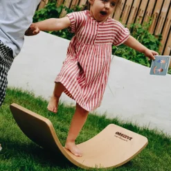 Planche d'équilibre avec ses 10 cartes de Yoga Parcours De Motricité