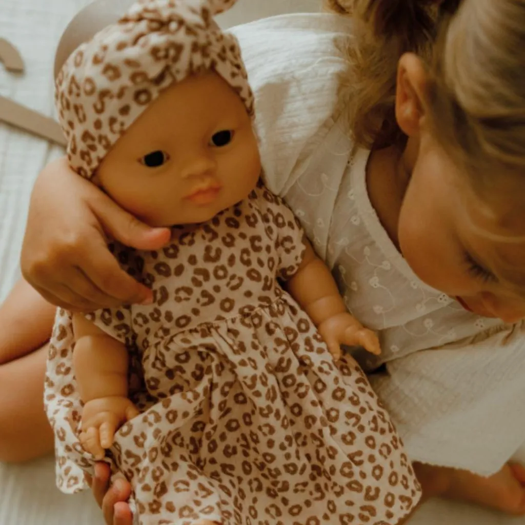 Discount Poupée Léa avec tenue robe Léopard Accessoires Poupée