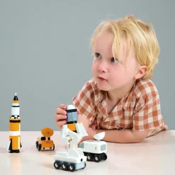 Set de 5 véhicules voyageurs de l'espace en bois Petites Voitures, Véhicules Et Circuits