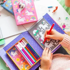 Set de coloriage magie des licornes Dessin Et Peinture