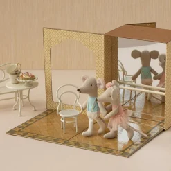 New Studio de danse avec petite sœur et petit frère Souris Figurines De Jeu