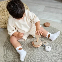 New Tour d'anneaux empilables en bois Little Mateys Jouet À Empiler